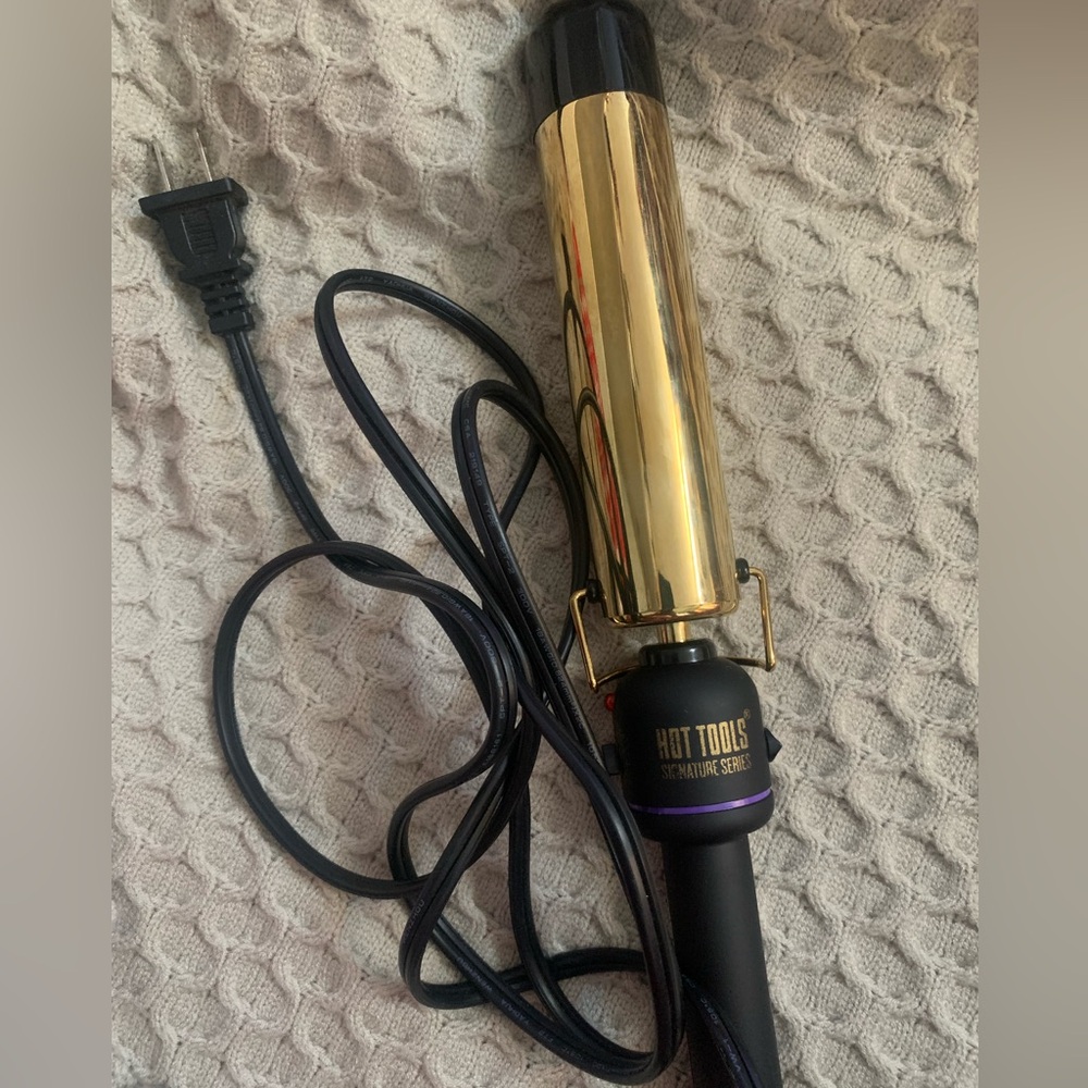 Hot Tools Professional Gold Curling Iron Clipless 1 1/2 in barrel